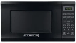 Black and Decker 0.7 cu. ft. Black Microwave 700 watts