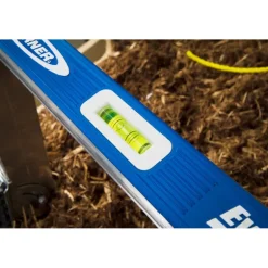 Ext Ladder W/Levelers24'