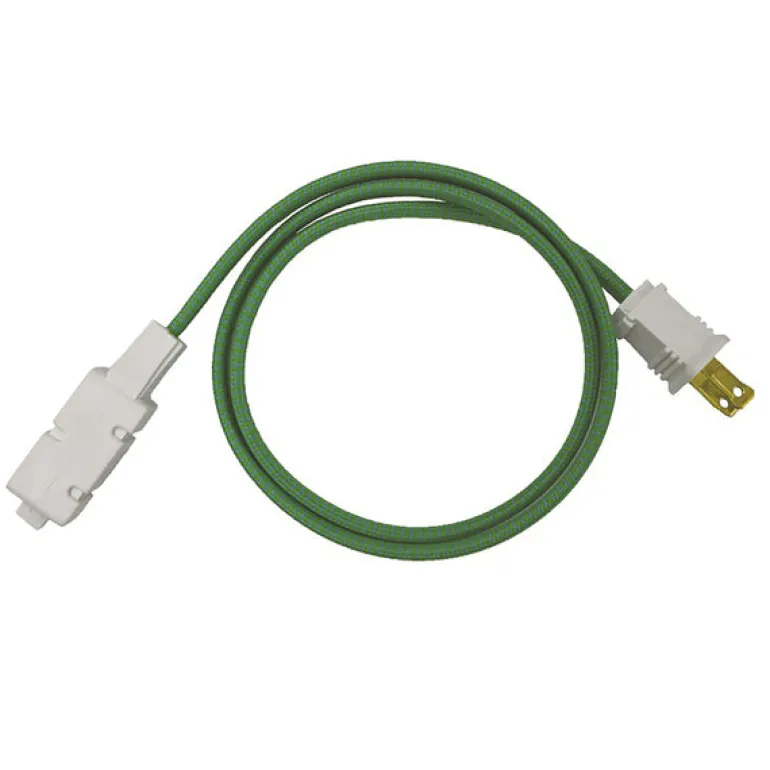 Fabcordz Indoor 6 ft. L Green Extension Cord 16/2 SPT-2