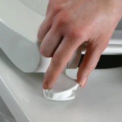 Mayfair by Bemis Swirl Round White Enameled Wood Toilet Seat