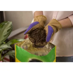 Miracle-Gro Flower and Plant Potting Mix 2 cu ft