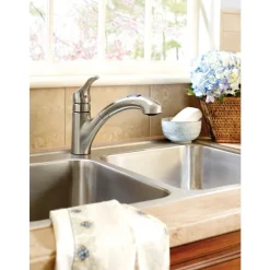 Moen Renzo One Handle Stainless Steel Pull-Out Kitchen Faucet