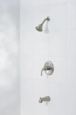 OakBrook 1-Handle Brushed Nickel Tub and Shower Faucet