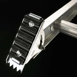 Werner 32 ft. H Aluminum Extension Ladder Type I 250 lb. capacity