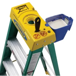Werner 4 ft. H Fiberglass Step Ladder Type II 225 lb. capacity