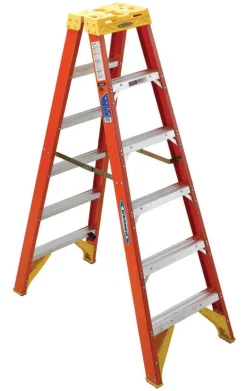 Werner 6 ft. H Fiberglass Step Ladder Type IA 300 lb. capacity