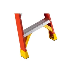 Werner 10 ft. H Fiberglass Step Ladder Type IA 300 lb. capacity